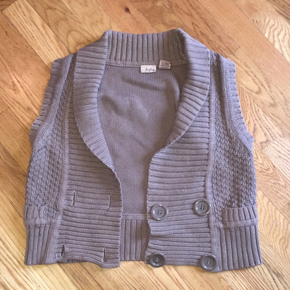 Sleeveless sweater cardigan